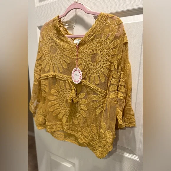 Umgee Mustard Yellow Lace Boho Blouse | NWT | Size Small | Crochet Floral Top - Picture 4 of 10